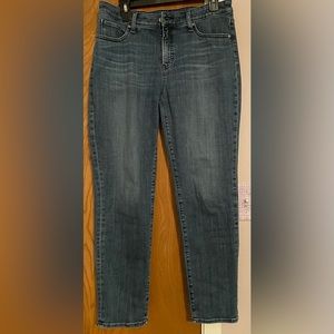 Chico’s Size 1 So Slimming Girlfriend Slim Leg Ankle Medium Denim